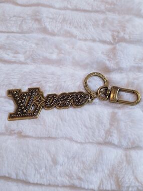 Fashion Brass-Tone 'Loves' Logo Key & Card Holder Charm